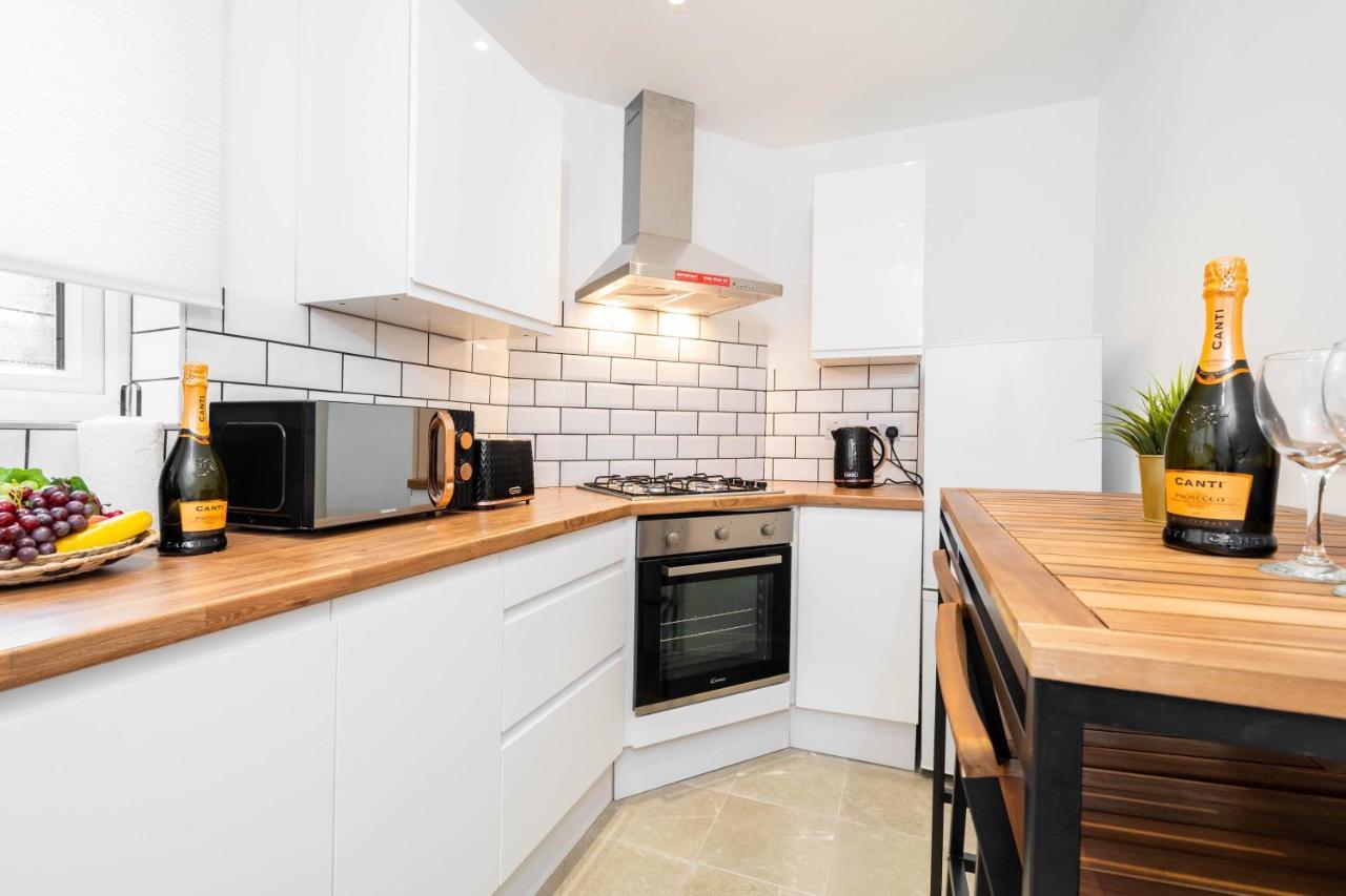 Two Bedroom Apartment - En Suites - Smart Tv'S - Wifi - Netflix - Bearwood Birmingham Buitenkant foto