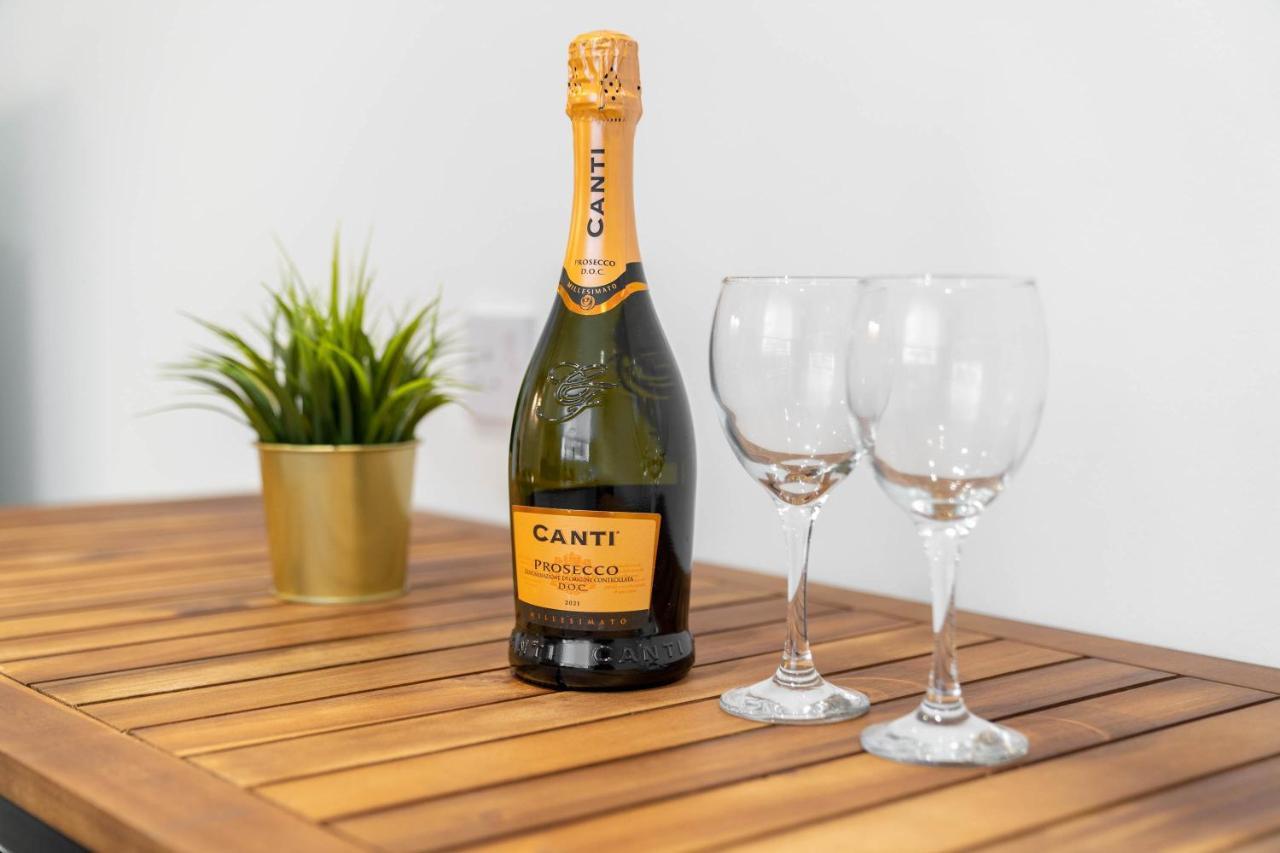 Two Bedroom Apartment - En Suites - Smart Tv'S - Wifi - Netflix - Bearwood Birmingham Buitenkant foto