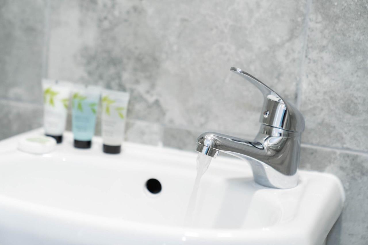 Two Bedroom Apartment - En Suites - Smart Tv'S - Wifi - Netflix - Bearwood Birmingham Buitenkant foto